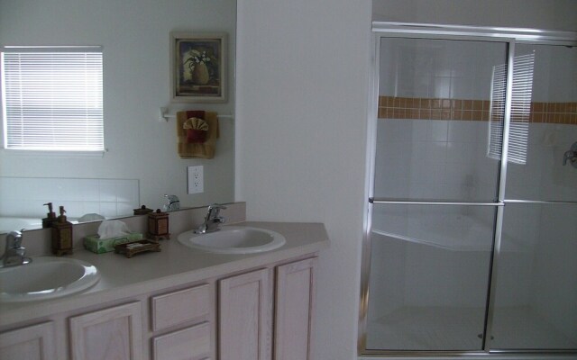 5 Bedroom Platinum Home With Games Room and Spa