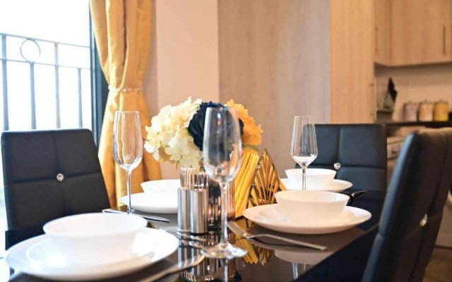 Livestay - Modern Spacious 2 Bed 2 Bath Apartment
