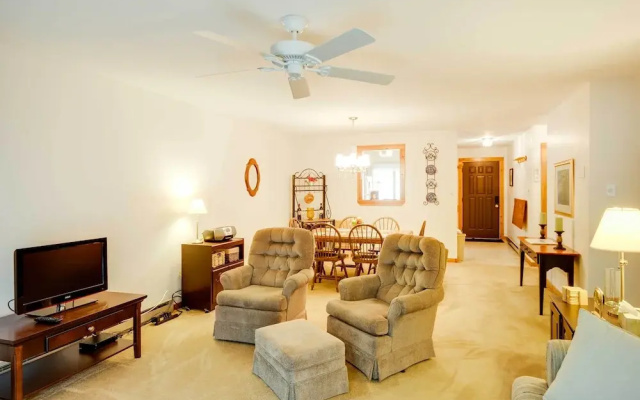 Lovely White Mountains Condo: Hike, Ski & Unwind!