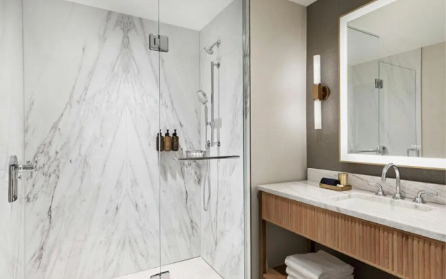 HALL Park Hotel, Autograph Collection