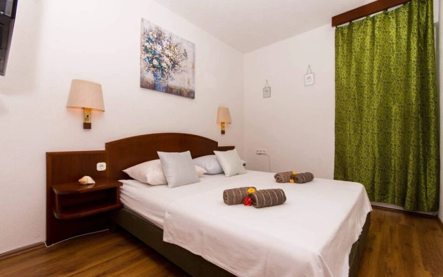 Sandra - Quiet & Close to the Beach - A3