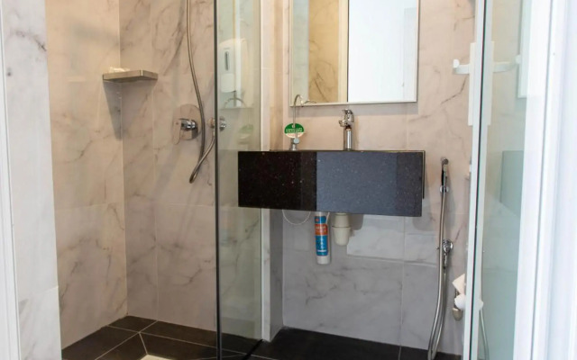 Ibis Budget Singapore Gold