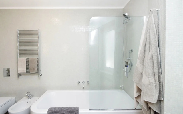 Crispi Luxury Apartments with Terrace - My Extra Home