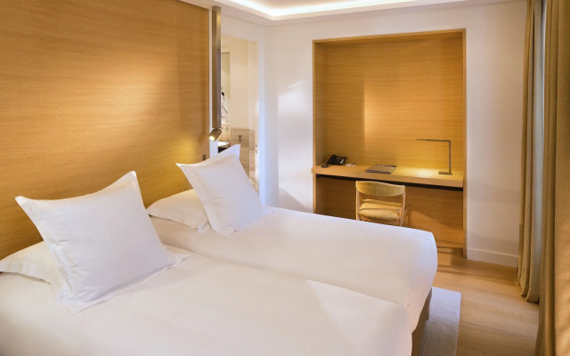 Hotel Marignan Champs - Elysées
