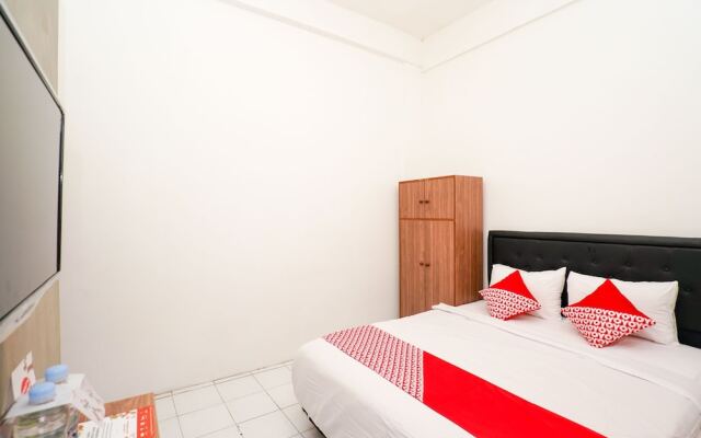 OYO 1374 Semampir Residence at Ahmad Yani