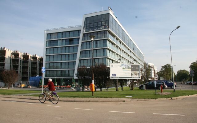 Apartament 214 w Marine Hotel