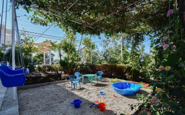 Amazing Home in Podstrana With Wifi and 5 Bedrooms