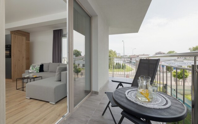 Kapitański Mostek by Renters