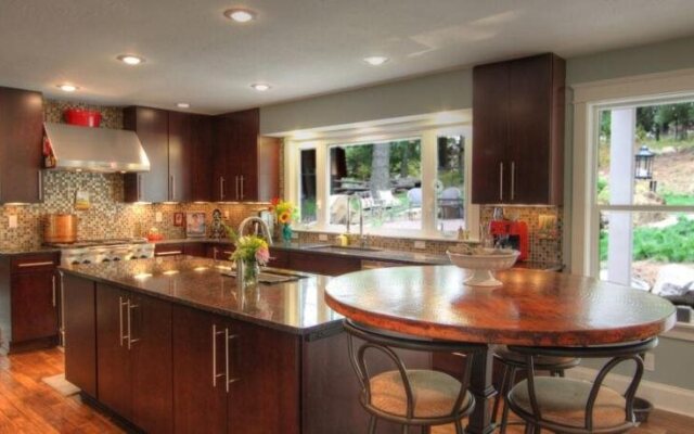 Huckleberry Hill Bed and Breakfast