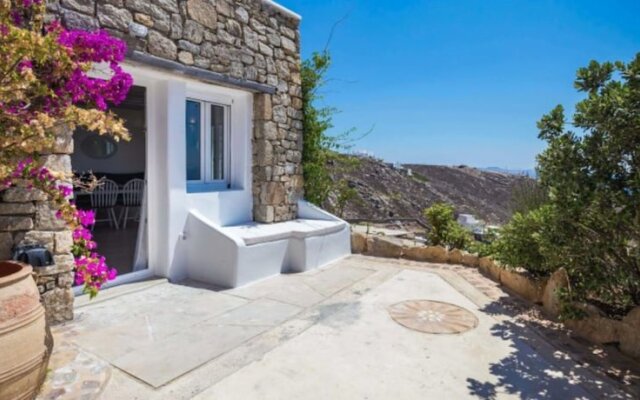 Stunning 2BR Cottage With Private Pool in Mykonos