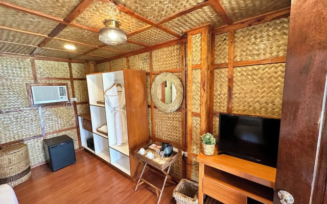 El Nido Beach Huts
