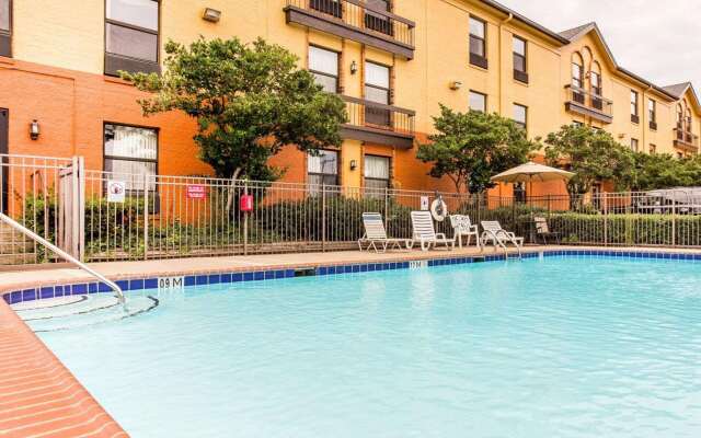 Quality Inn Marietta near Dobbins ARB