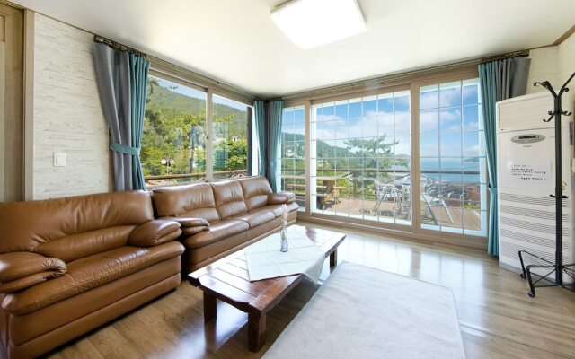 Yesu Hanul Bora Pension