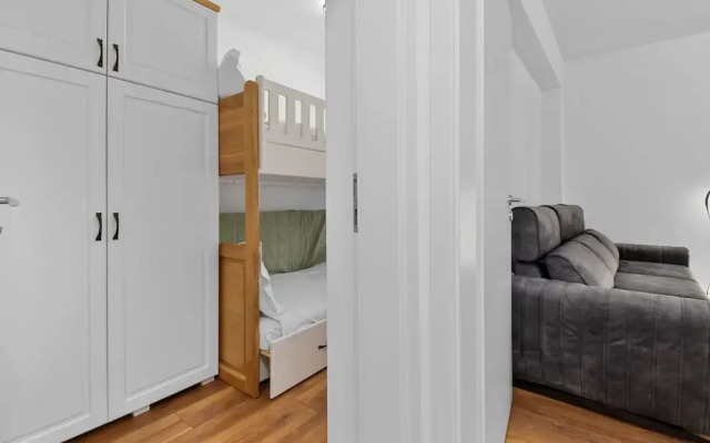 Karina 2BDR Apartment