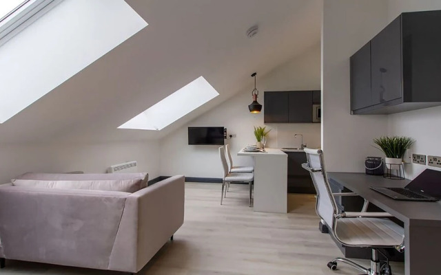 The Residence Coventry by Paymán Club