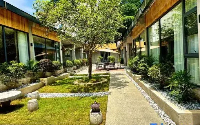 Yangshuo Landscape Qiyuan Courtyard House (Ten-Mile Gallery Yulong River)