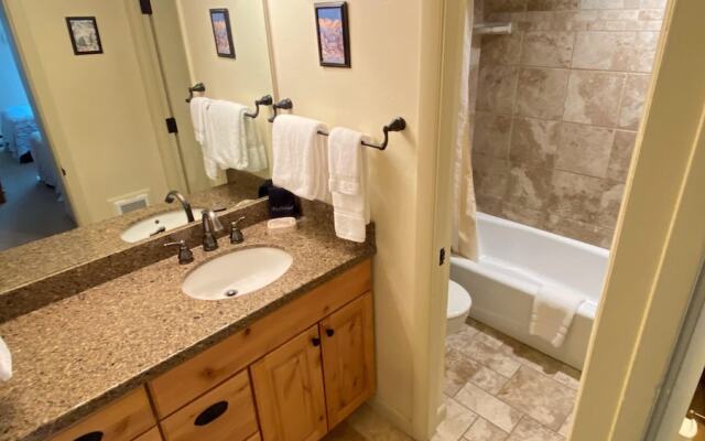 #206 Vail International