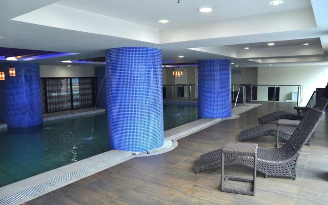 Hotel DreamWorld North EDSA