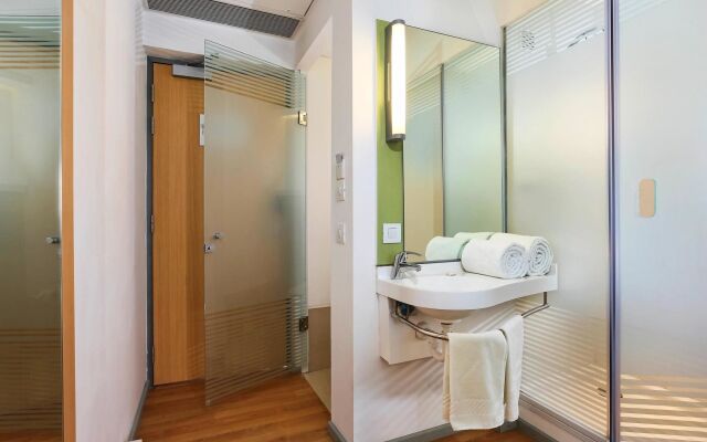 Holiday Inn Express Bengaluru Whitefield Itpl by IHG
