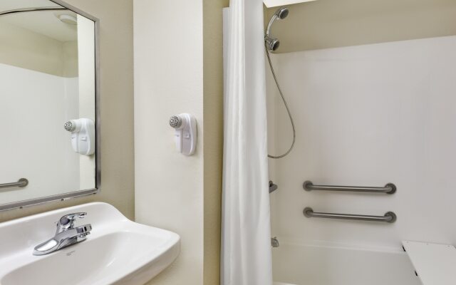 Microtel Inn & Suites by Wyndham Tuscaloosa Near University