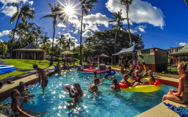 Nomads Airlie Beach