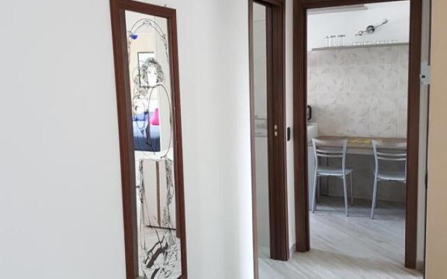Karina House-check in H 24