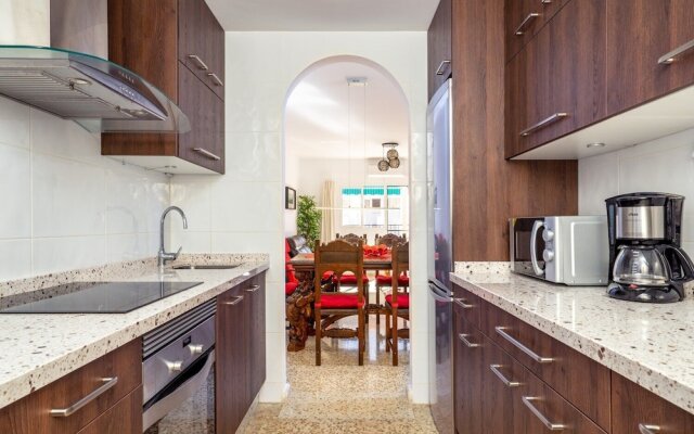 Large Apartment in Prime Location in Fuengirola Ref 98