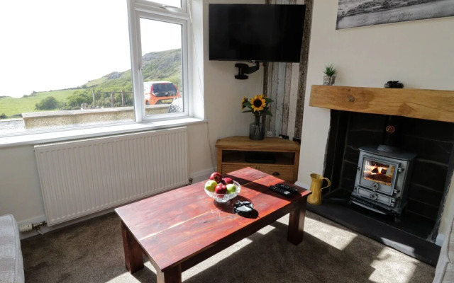 4 Anglesey Road