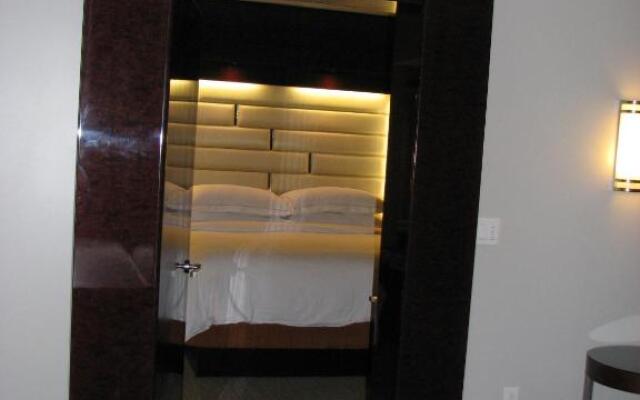 Suites at Elara Las Vegas Strip