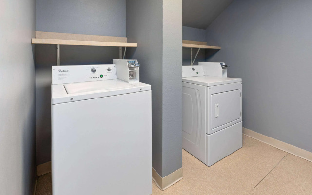 AmericInn by Wyndham North Branch