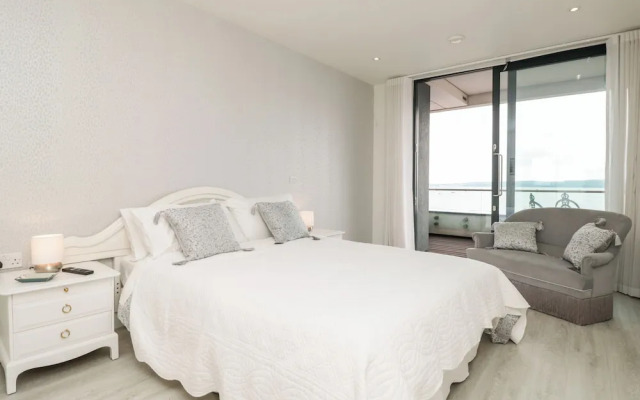 Apartment 20 Summer Place