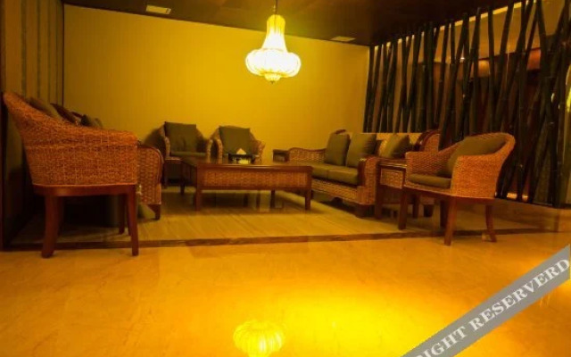 Rongting Holiday Inn Luoping