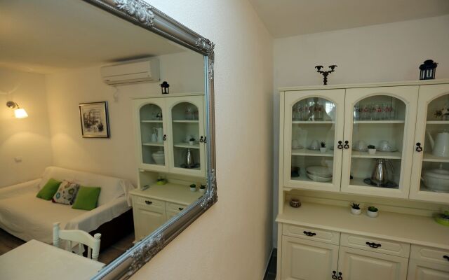 Apartment Ali - modern apartments: A2 Supetar, Island Brac