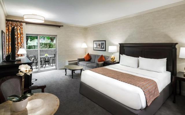 Ayres Hotel Costa Mesa/Newport Beach