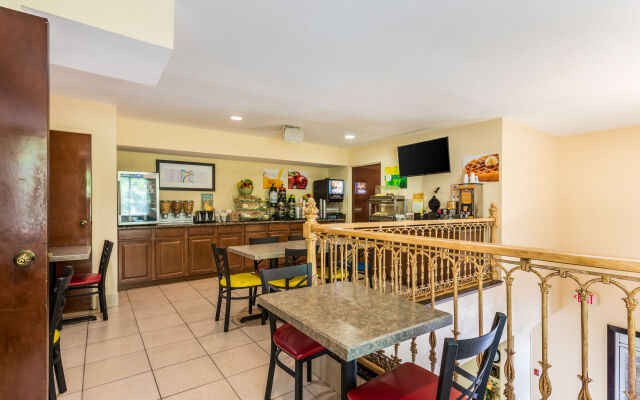 Comfort Suites Airport