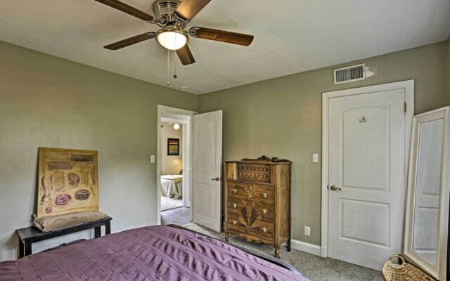 Family-friendly Escape ~ 6 Mi to City Center!