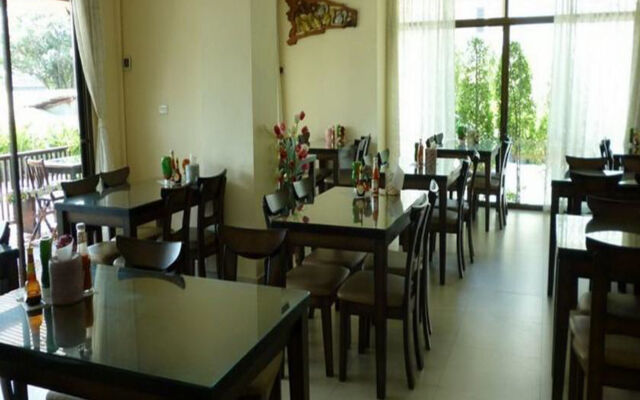 Rayong Lanna Hotel