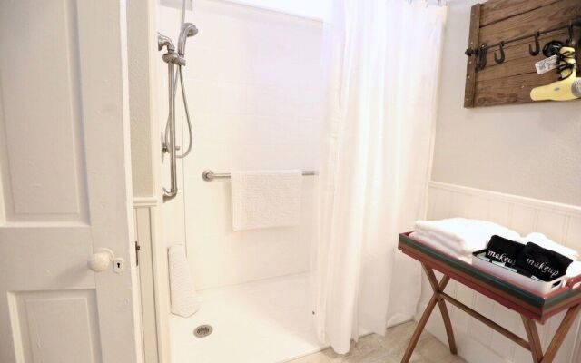 Bryn Oaks Bed and Breakfast