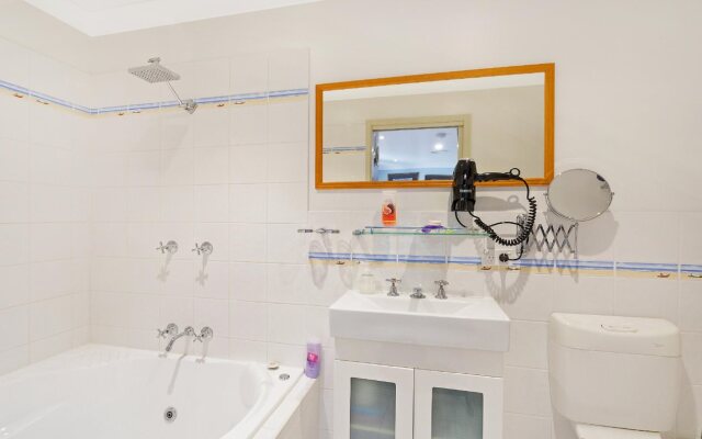 Anchors Aweigh Bed & Breakfast