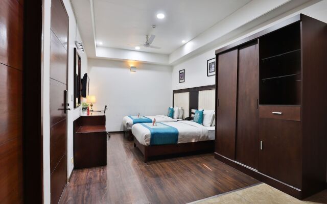 OYO 4938 Hotel Dev Aadi