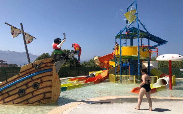 Selini Suites & Waterpark