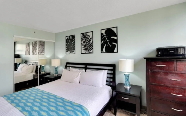Deluxe Ocean View Condo on 31st Floor - Free Parking & Wifi! by Koko Resort Vacation Rentals