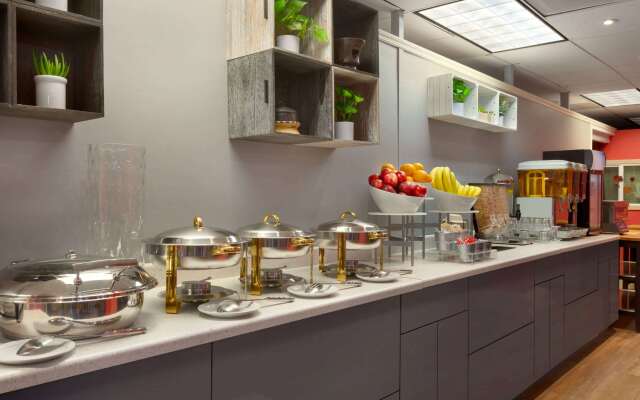 Ramada by Wyndham Oakland Downtown City Center