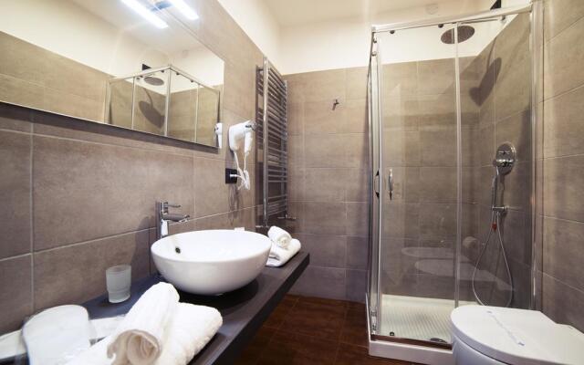 Glam House