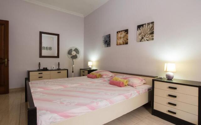 SeaFront Apartment Marsascala