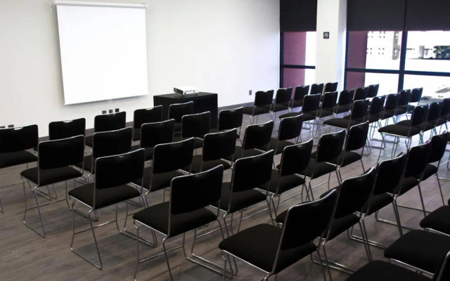 City Express Plus by Marriott Monterrey Galerias