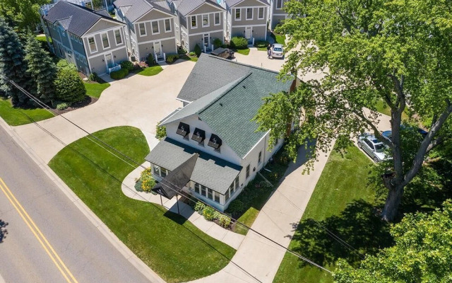 Saugatuck Harbor House