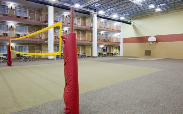 Holiday Inn & Suites St. Cloud by IHG