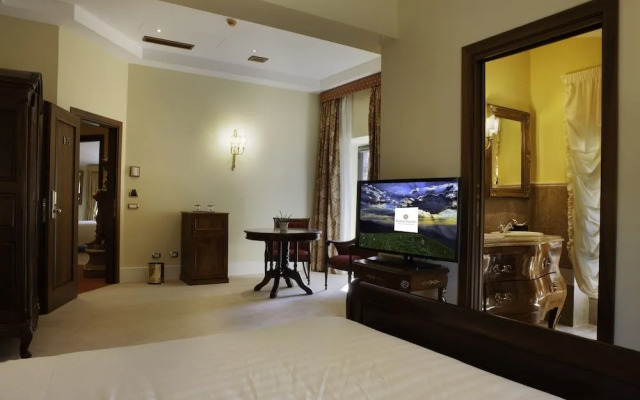 Borgo Pilotti Hotel & Restaurant