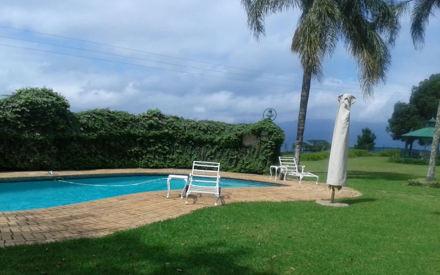 Sherwood's Country House